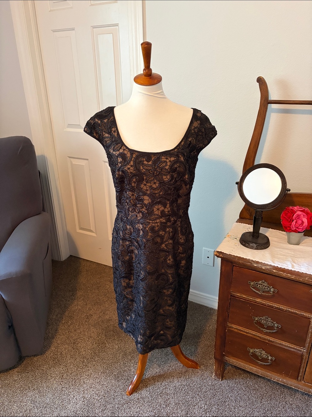 Tadashi Shoji Black Lace Cap-Sleeve Midi Cocktail Dress